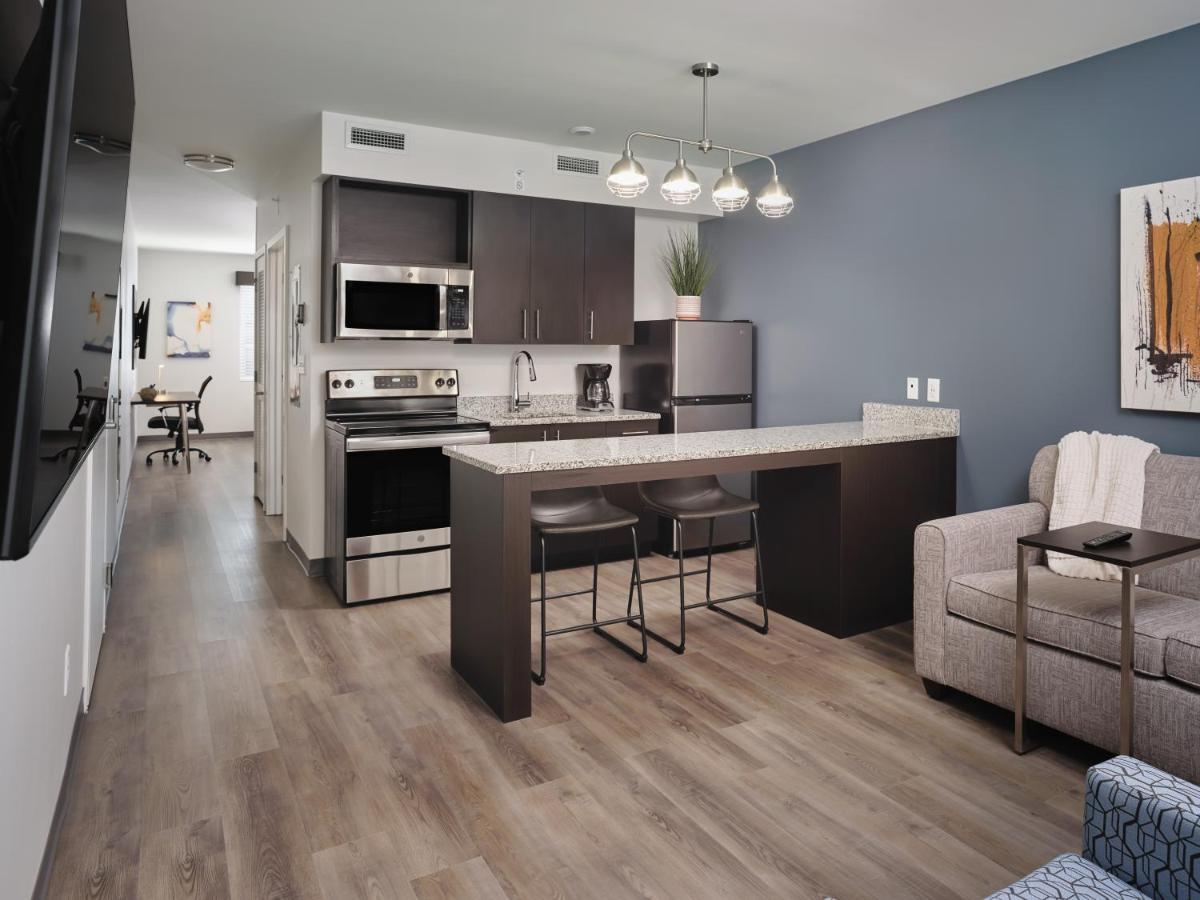 Stayapt Suites San Antonio-Randolph Live Oak Экстерьер фото